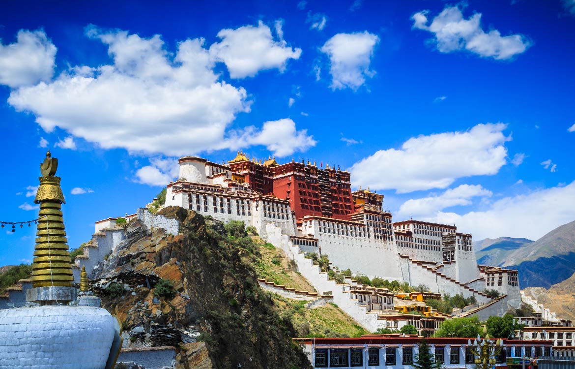 布達拉宮：西藏政治和宗教的中心